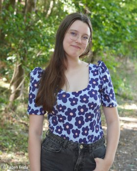 Viskosejersey Happy Flowers by Cherry Picking hellblau