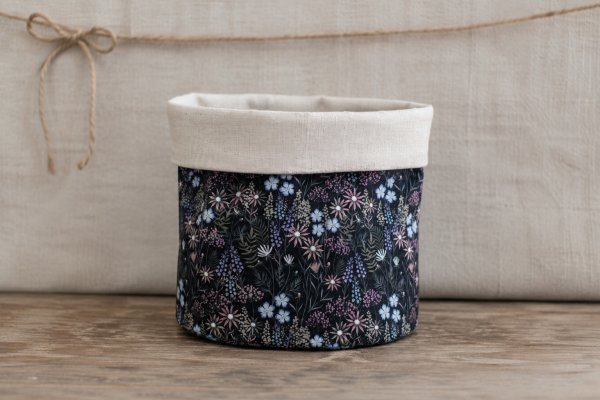 Calais by Claire’s Creative Forest – Baumwollwebware Wildblumen dunkelblau